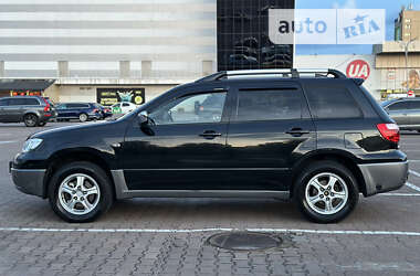 Внедорожник / Кроссовер Mitsubishi Outlander 2005 в 