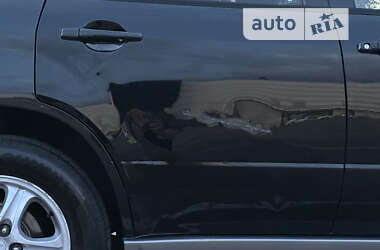 Внедорожник / Кроссовер Mitsubishi Outlander 2005 в 