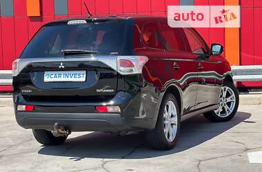 Позашляховик / Кросовер Mitsubishi Outlander 2013 в Києві