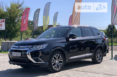 Внедорожник / Кроссовер Mitsubishi Outlander 2017 в Бердичеве