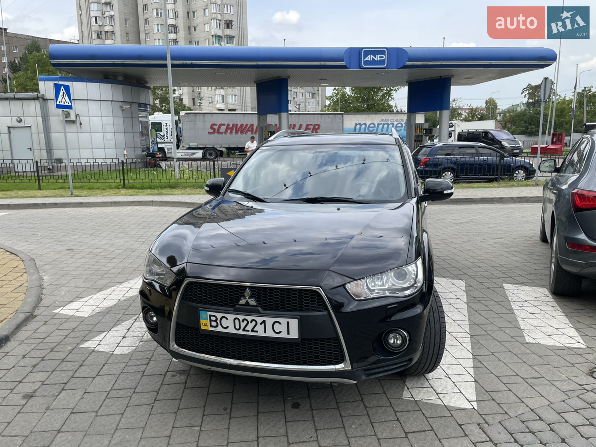 2010 Mitsubishi Outlander - фото 1