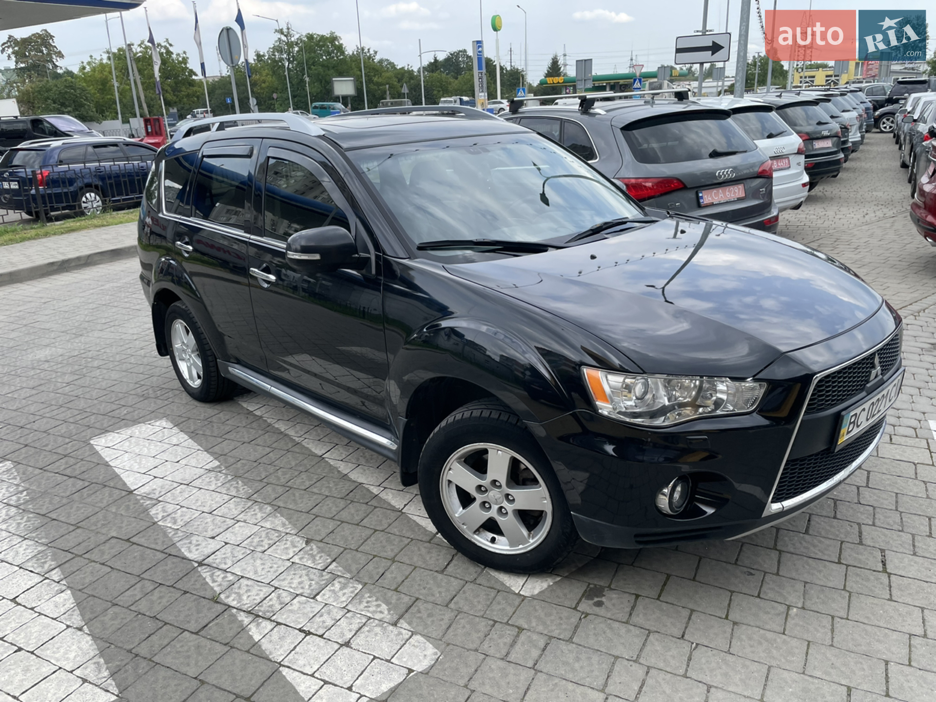 2010 Mitsubishi Outlander - мініатюра 2