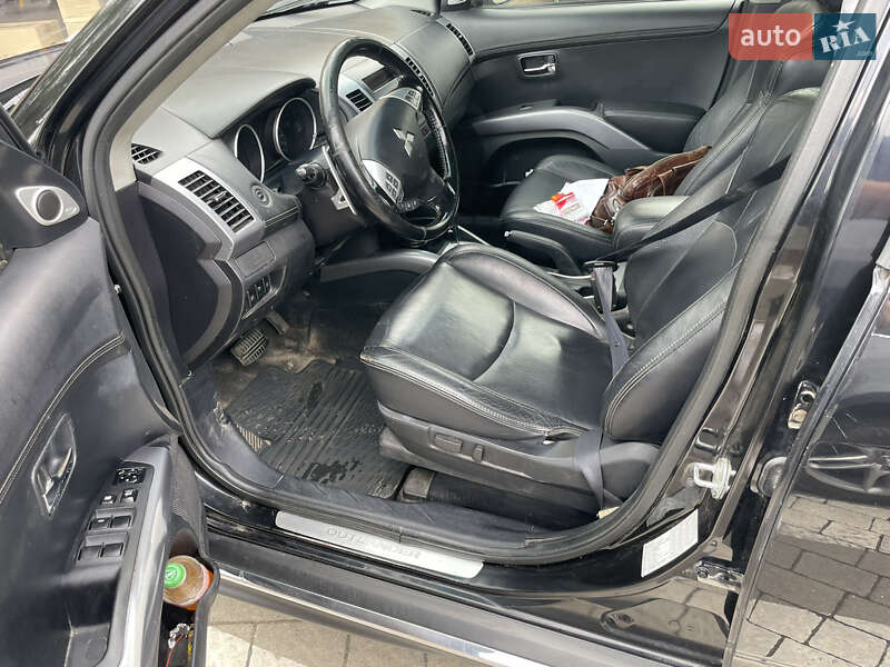 Позашляховик / Кросовер Mitsubishi Outlander 2010 в Львові