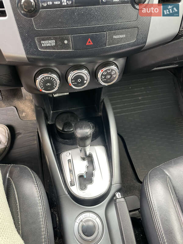Позашляховик / Кросовер Mitsubishi Outlander 2010 в Львові