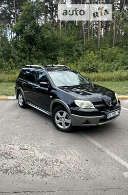 Позашляховик / Кросовер Mitsubishi Outlander 2006 в Києві