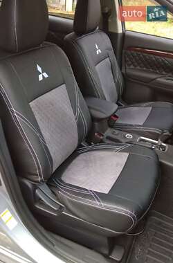 Внедорожник / Кроссовер Mitsubishi Outlander 2013 в Харькове