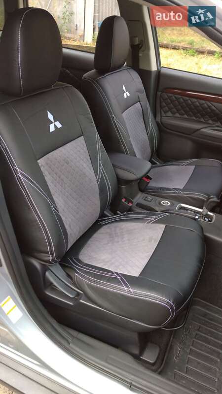 Внедорожник / Кроссовер Mitsubishi Outlander 2013 в Харькове