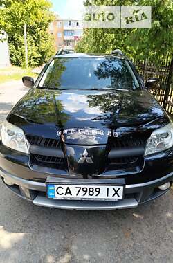 Позашляховик / Кросовер Mitsubishi Outlander 2006 в Умані