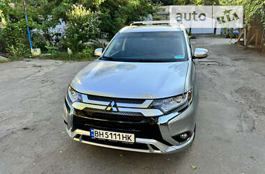 Внедорожник / Кроссовер Mitsubishi Outlander 2019 в Одессе