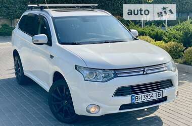 Внедорожник / Кроссовер Mitsubishi Outlander 2014 в Одессе