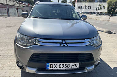 Внедорожник / Кроссовер Mitsubishi Outlander 2014 в Хмельницком