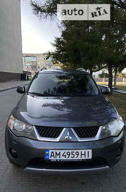 Внедорожник / Кроссовер Mitsubishi Outlander 2008 в Звягеле