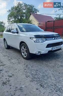 Позашляховик / Кросовер Mitsubishi Outlander 2012 в Кам'янці