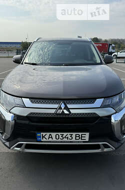 Позашляховик / Кросовер Mitsubishi Outlander 2020 в Києві