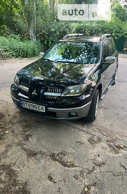 Внедорожник / Кроссовер Mitsubishi Outlander 2004 в Херсоне