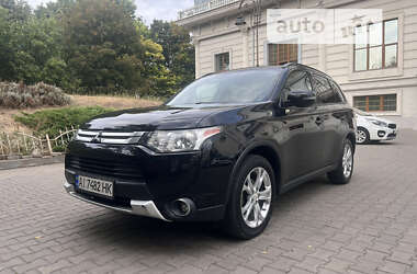 Позашляховик / Кросовер Mitsubishi Outlander 2015 в Одесі