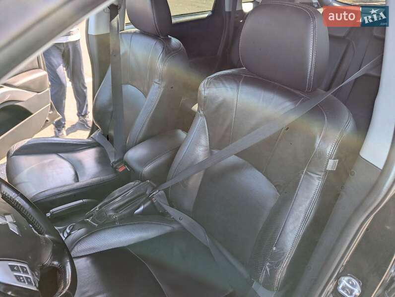 Внедорожник / Кроссовер Mitsubishi Outlander 2007 в Конотопе