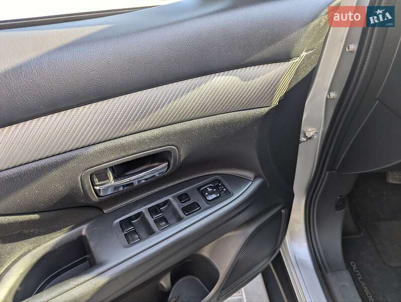 Позашляховик / Кросовер Mitsubishi Outlander 2017 в Тернополі