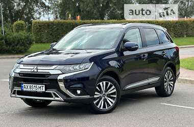 Позашляховик / Кросовер Mitsubishi Outlander 2023 в Києві