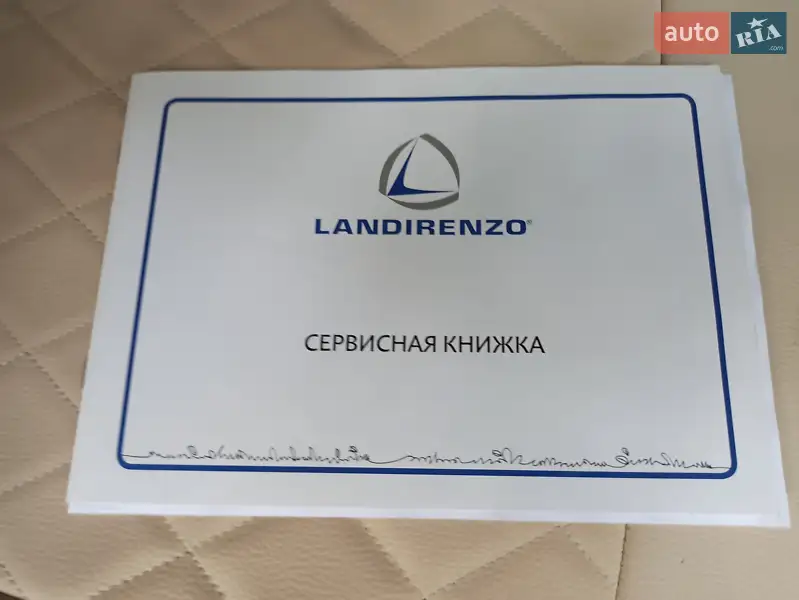 Внедорожник / Кроссовер Mitsubishi Outlander 2017 в Черноморске документ