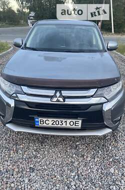 Позашляховик / Кросовер Mitsubishi Outlander 2016 в Львові