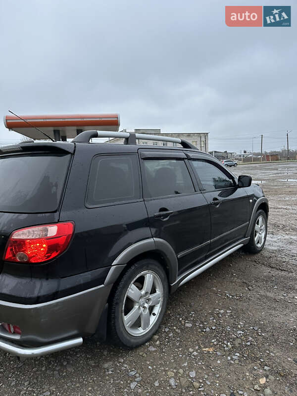 Внедорожник / Кроссовер Mitsubishi Outlander 2005 в Сколе