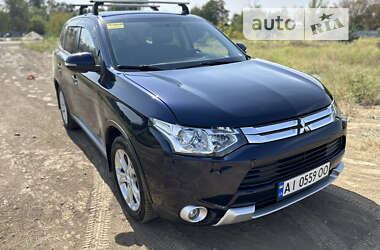 Позашляховик / Кросовер Mitsubishi Outlander 2014 в Києві