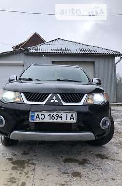 Внедорожник / Кроссовер Mitsubishi Outlander 2007 в Межгорье