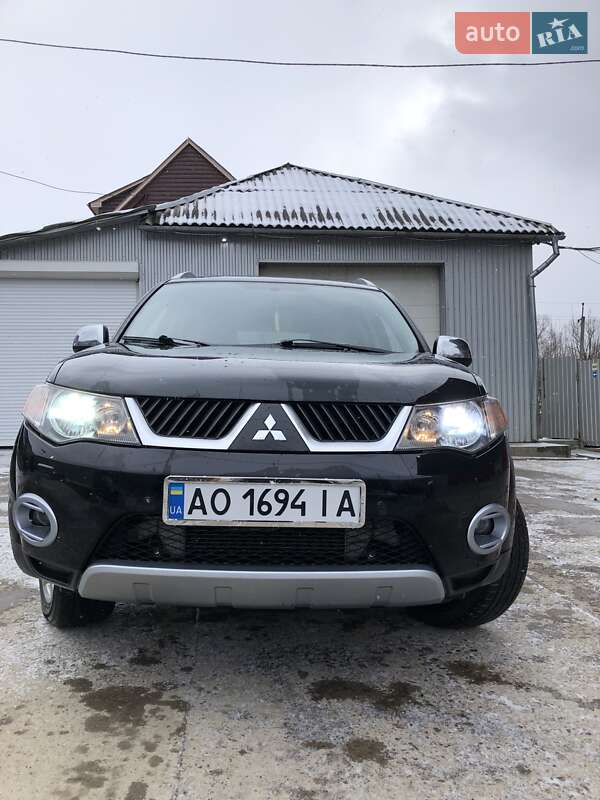 Позашляховик / Кросовер Mitsubishi Outlander 2007 в Міжгір'ї