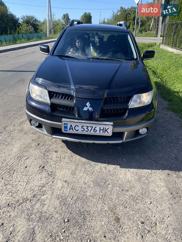 Позашляховик / Кросовер Mitsubishi Outlander 2006 в Шацьку