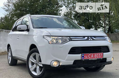 Внедорожник / Кроссовер Mitsubishi Outlander 2013 в Надворной