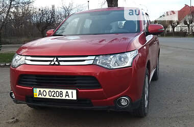 Внедорожник / Кроссовер Mitsubishi Outlander 2014 в Ужгороде