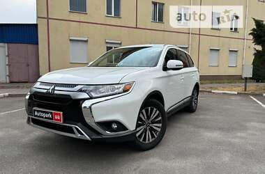 Позашляховик / Кросовер Mitsubishi Outlander 2018 в Запоріжжі