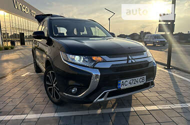 Позашляховик / Кросовер Mitsubishi Outlander 2018 в Луцьку