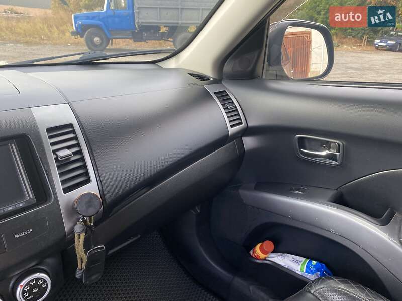 Позашляховик / Кросовер Mitsubishi Outlander 2006 в Благовіщенську