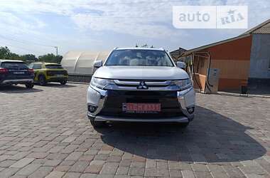 Позашляховик / Кросовер Mitsubishi Outlander 2016 в Великій Багачці