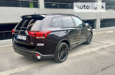 Внедорожник / Кроссовер Mitsubishi Outlander 2019 в Львове