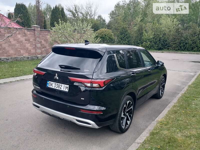 Внедорожник / Кроссовер Mitsubishi Outlander 2021 в Киеве