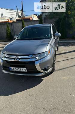 Позашляховик / Кросовер Mitsubishi Outlander 2017 в Харкові