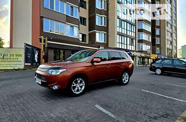 Внедорожник / Кроссовер Mitsubishi Outlander 2012 в Шацке