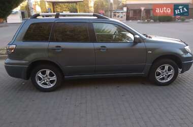 Позашляховик / Кросовер Mitsubishi Outlander 2004 в Ужгороді