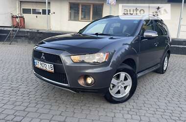 Внедорожник / Кроссовер Mitsubishi Outlander 2010 в 