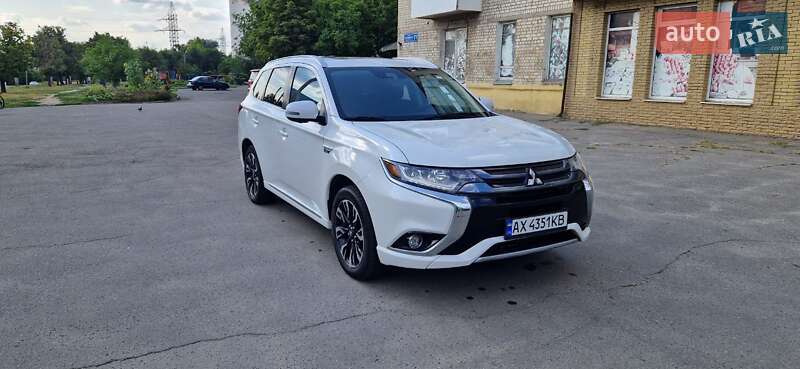 Внедорожник / Кроссовер Mitsubishi Outlander 2018 в Харькове