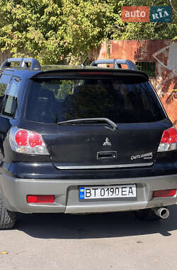 Внедорожник / Кроссовер Mitsubishi Outlander 2004 в Херсоне