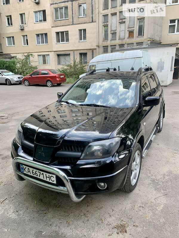 Внедорожник / Кроссовер Mitsubishi Outlander 2006 в Киеве