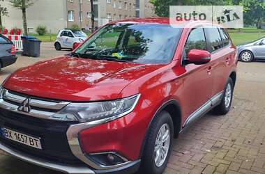 Внедорожник / Кроссовер Mitsubishi Outlander 2015 в Хмельницком