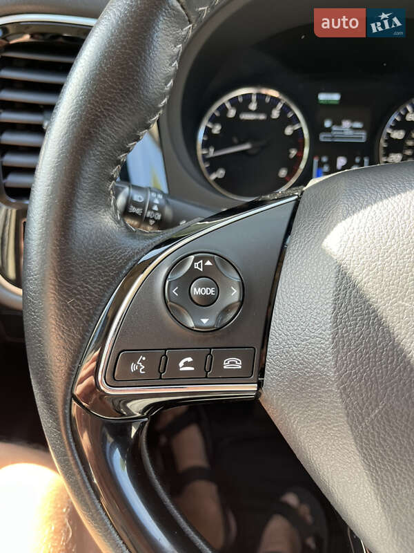 Внедорожник / Кроссовер Mitsubishi Outlander 2019 в Львове
