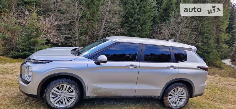 Позашляховик / Кросовер Mitsubishi Outlander 2021 в Коломиї
