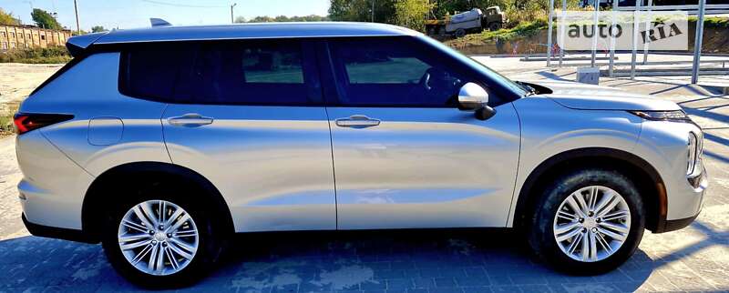 Позашляховик / Кросовер Mitsubishi Outlander 2021 в Коломиї