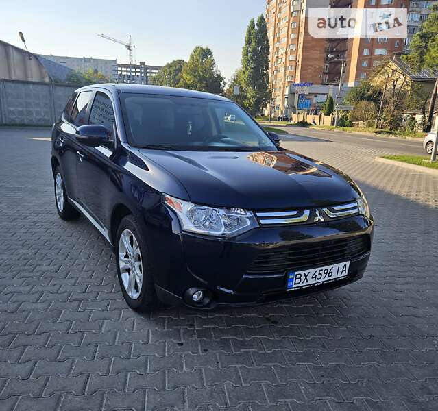 Внедорожник / Кроссовер Mitsubishi Outlander 2013 в Хмельницком